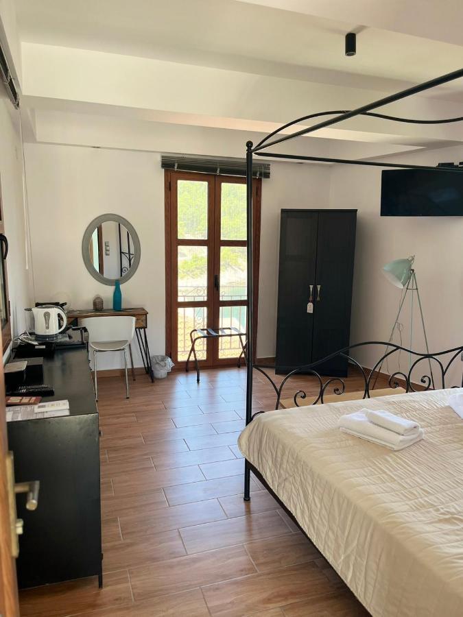 Vassilis Retreat Hotel Ászosz Kültér fotó